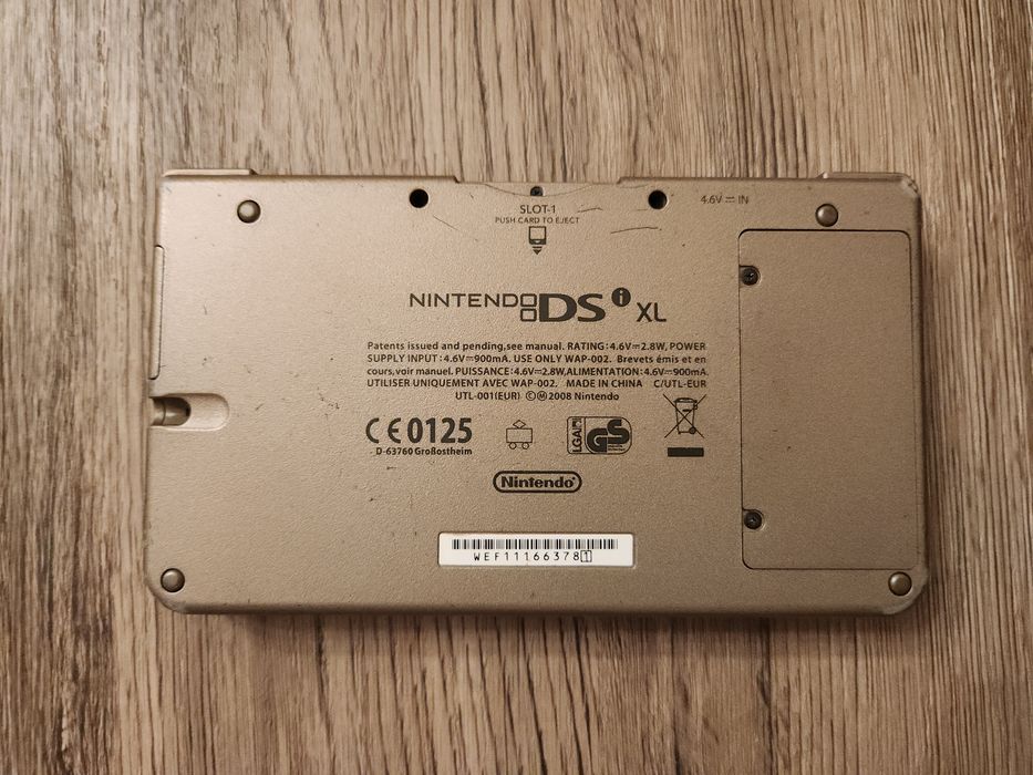 Nintendo DSi XL - Complet functional