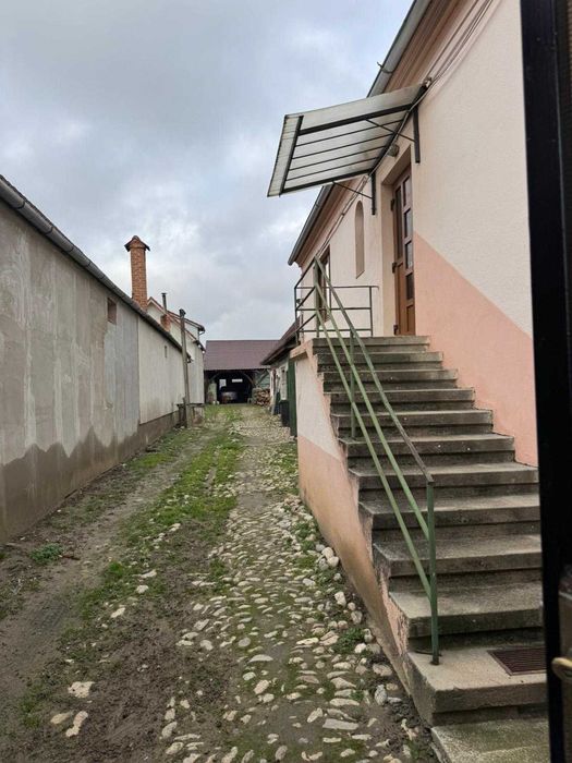 Casa cu curte si gradina in Cristian