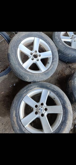 vând jenti 215/60/r16 preț 4 milioane tote cu cauciucuri de vară