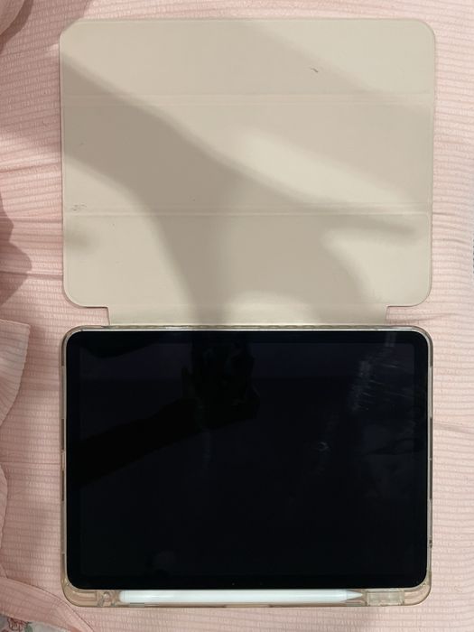 Продам iPad Air 11-inch (M3)