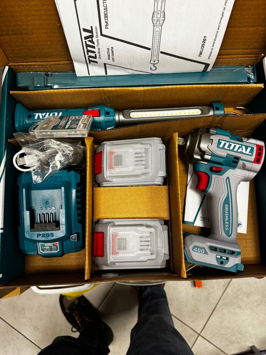 Total К-т акум.ударен гайковерт и лампа