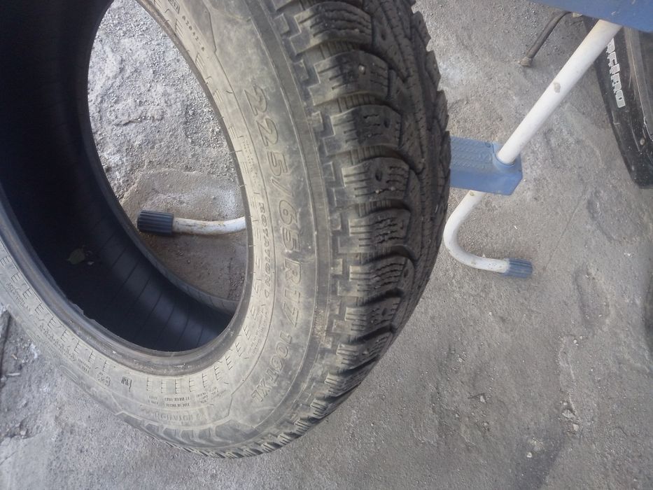 Продам резину 4шт я225/65R17