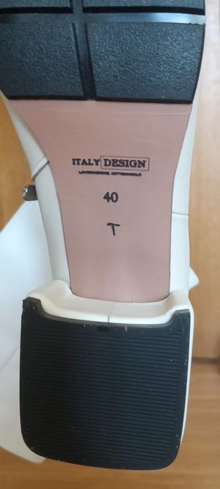 Кожаные сапоги женские