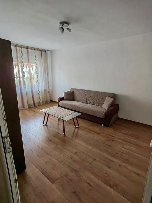 Inchiriez apartament decomandat 2 camere