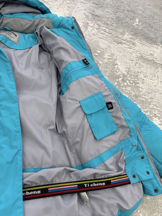 Продам женскую куртку