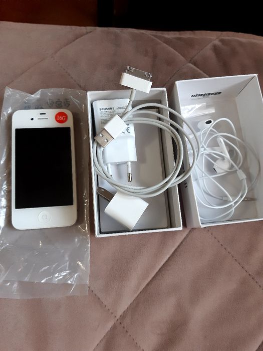 Продам Айфон 4s фирмы  Apple