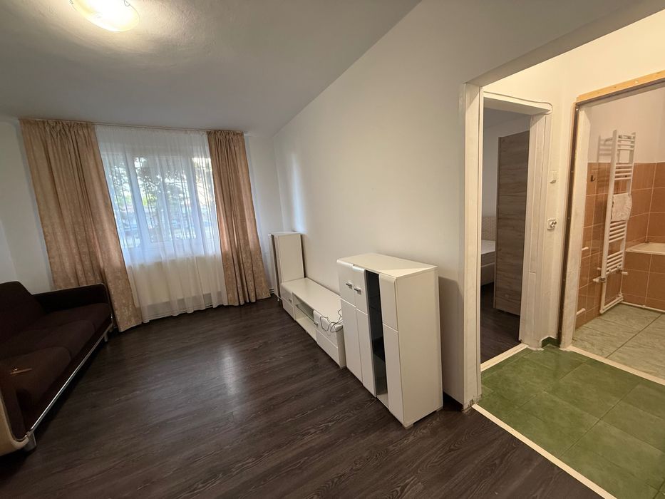 Apartament două camere de închiriat parter