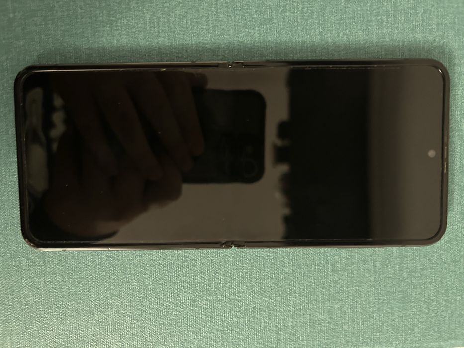 Vând galaxi flip 4