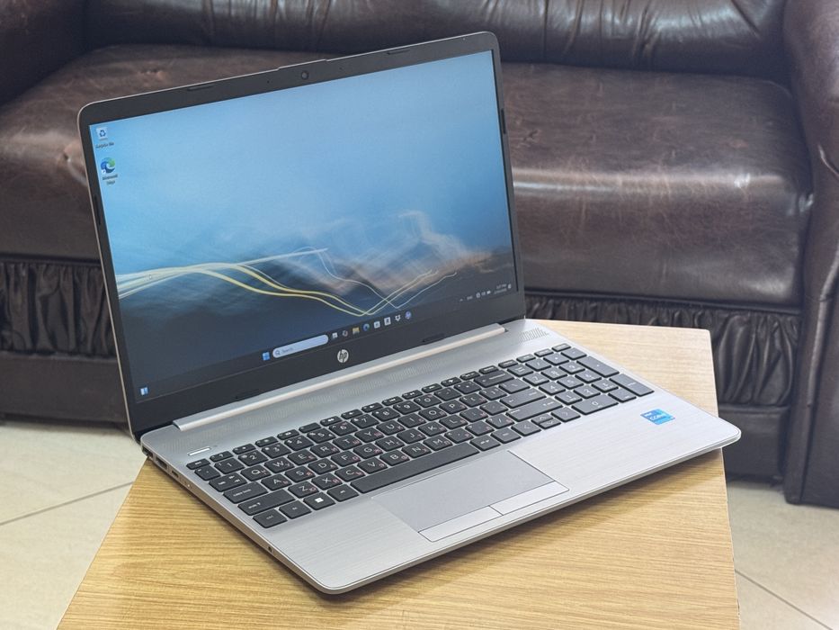 HP 250 G8 15.6” инча / Intel i5 11th Gen / 8GB RAM / 512GB SSD