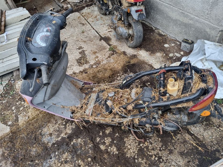 Vand scuter Peugeot buxy ,honda bali,pt piese