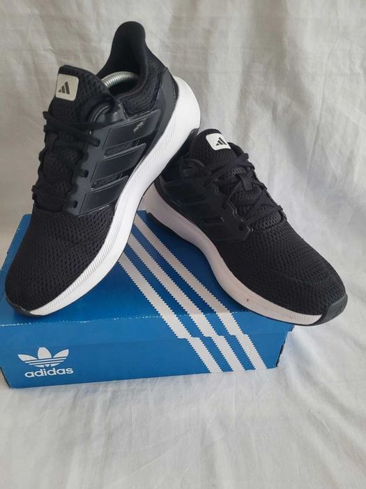 Маратонки Adidas Cloudfoam 44.5 EU добро състояние в черно и бяло