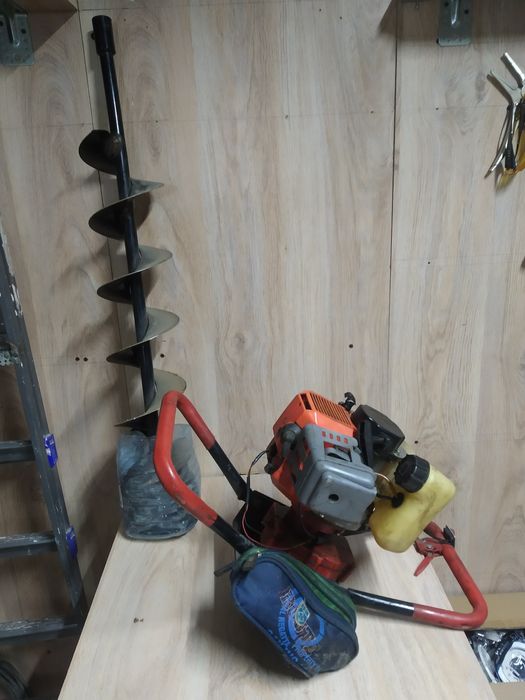 Мотобур , ледоруб