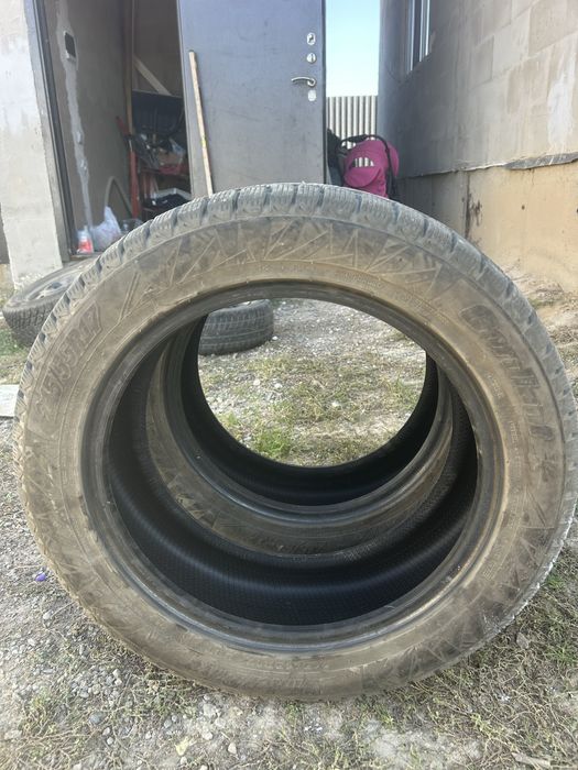 Шины зимние 215/55/17