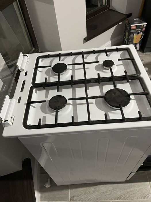 Продам газ плиту