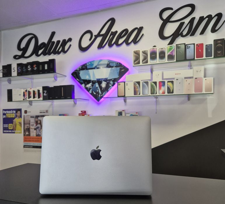 MacBook Pro 2018 / 16/256 GB / 15"/ DeluxGSM