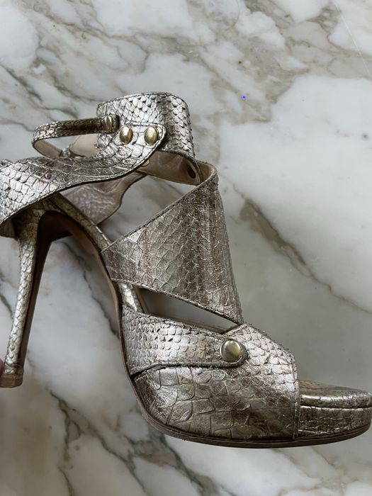 Pantofi CHRISTIAN DIOR din piele exotica purtati in Sex & the City