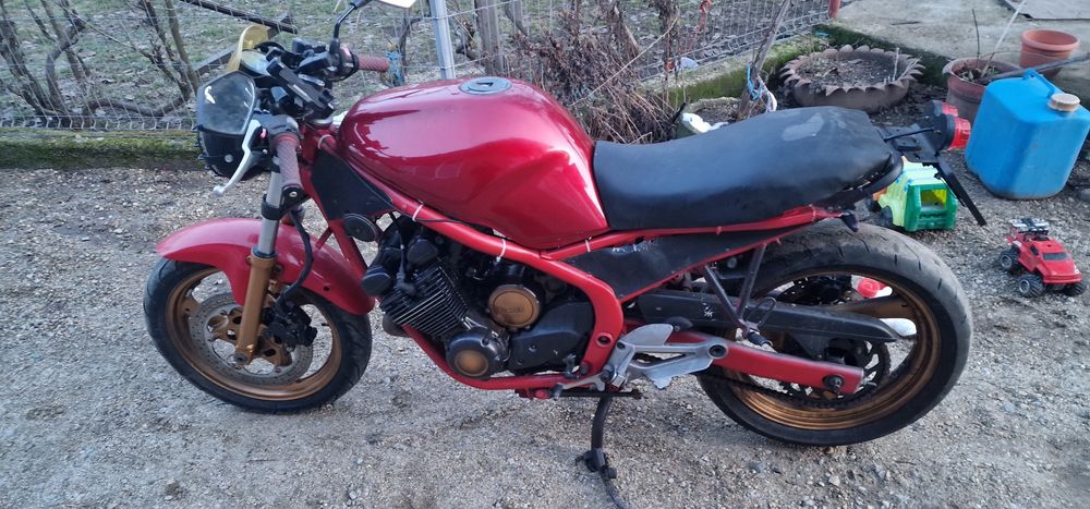 Vand xj600s diversion din 92' cafe racer