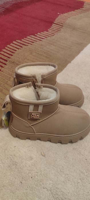 Куртка 8-9 жасқа келеді.уги р-32