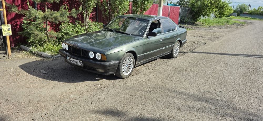 Продам машину BMW на ходу + донор