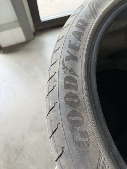 Продам шины 275/40R22 Goodyear 2 шт