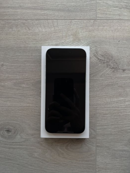 Vand iphone 17 pro max silver