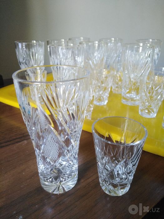 Хрустальные стаканы и рюмки, не пользовались
