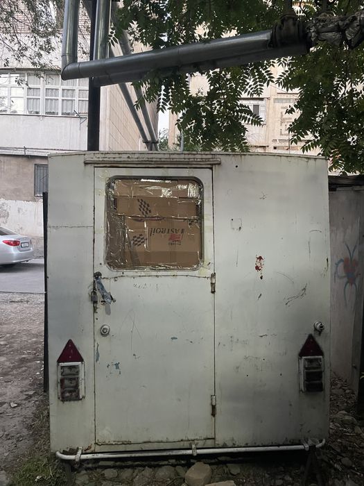 Будка на колесах