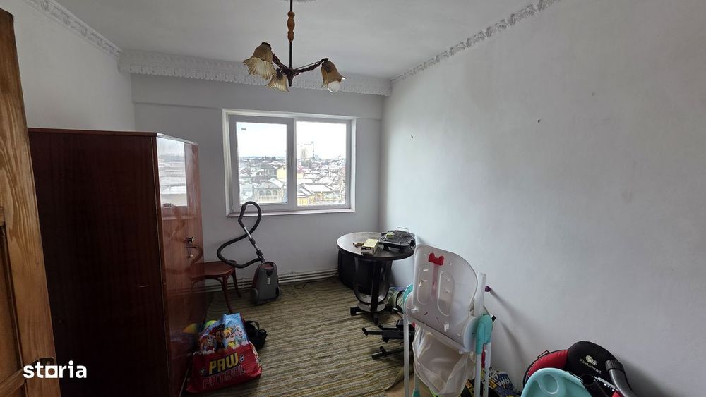 Vand ap cu 4 camere zona 10 Nievele