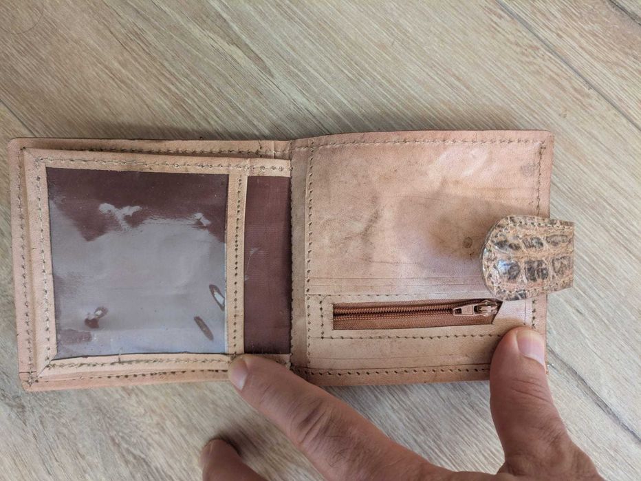 vand portofel barbatesc si de dama original din piele de crocodil (crocodil intreg, nu imprimeu)