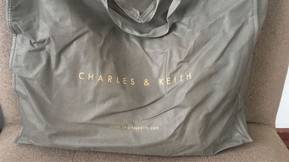 Брендовая сумка Charles&Keith