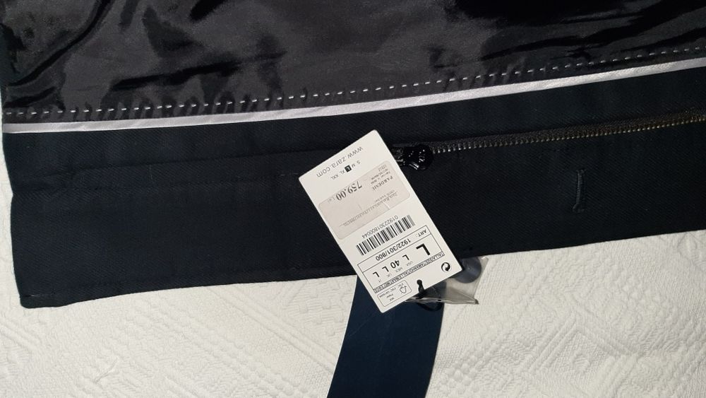 Palton barbati Zara,marimea L,nou cu eticheta  de culoare neagra