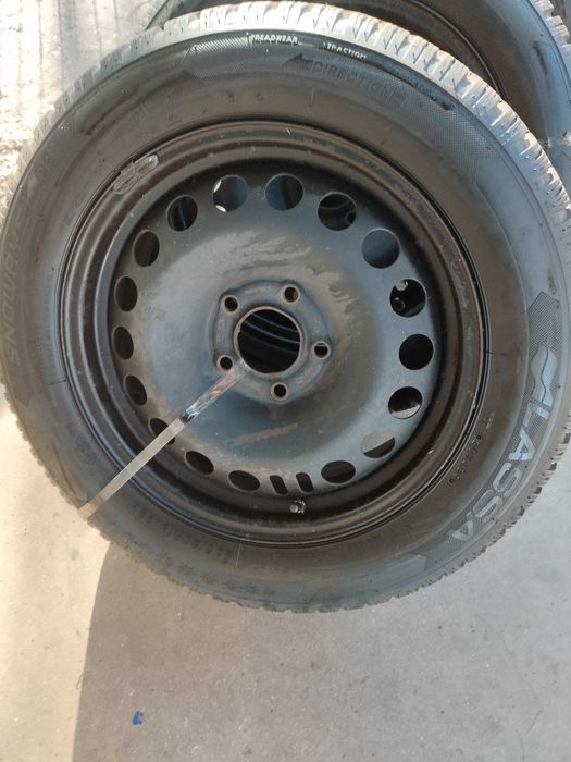 Комплект гуми с джанти Lassa 205/60 R16 – Отлично състояние!