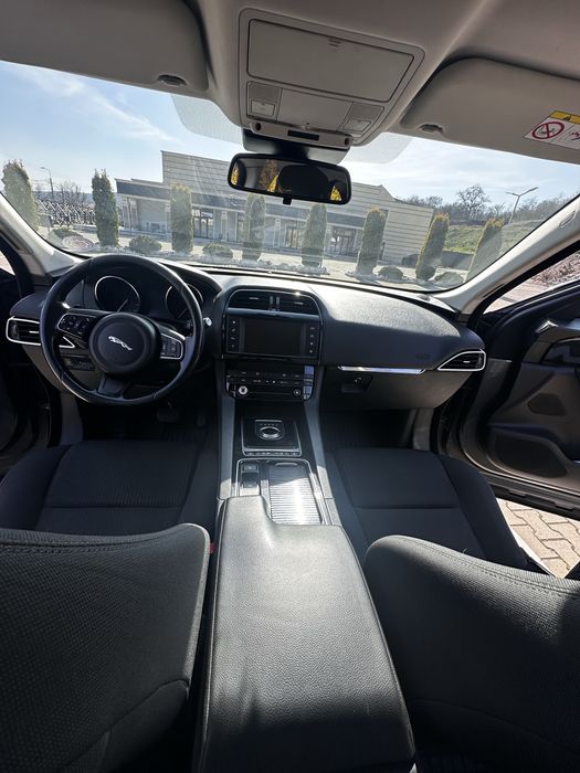 Se vinde Jaguar F-Pace