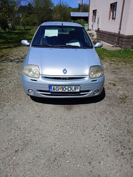 Vând Renault Clio