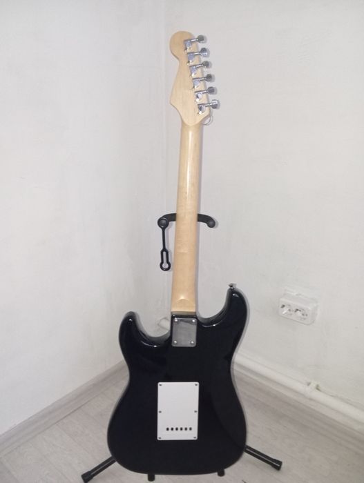 Электрогитара fender