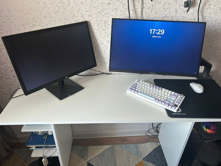 Продам компьютерный стол б/у