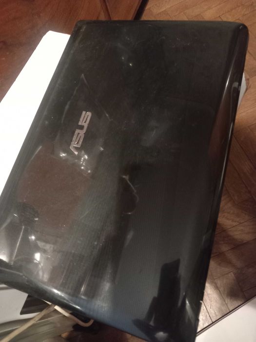 Electronice vechi 3 desktop cu tastaturi, 1 laptop, etc