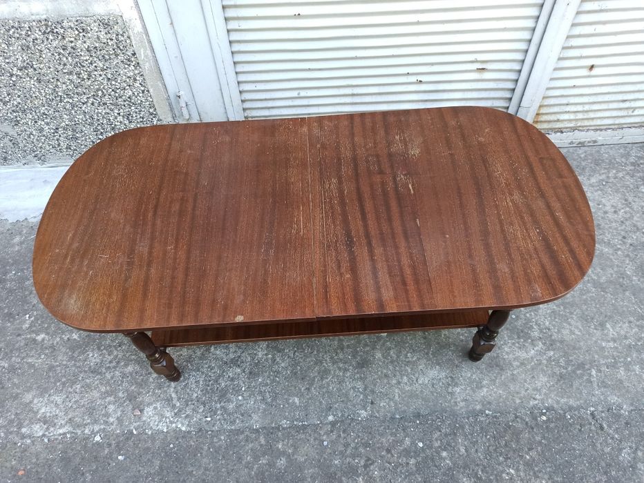 Холна разтегателна маса