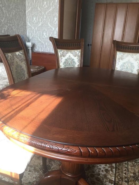 Стол Малайзия, стулья