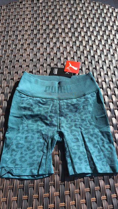 Спортно облекло (S - M) - всичко по 10 евро