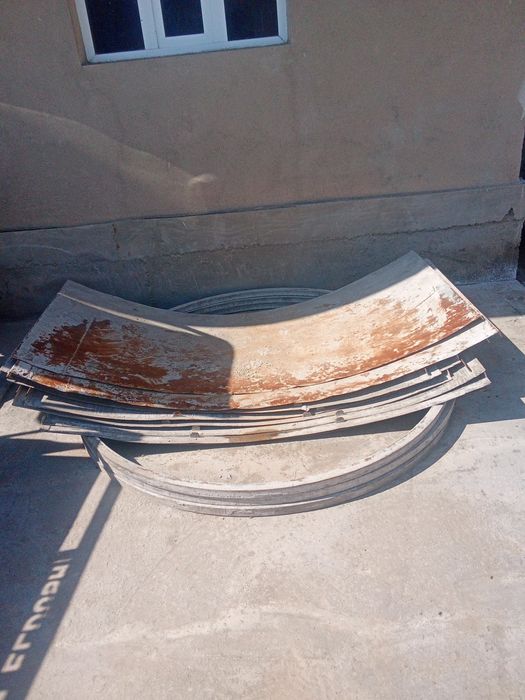 Dumaloq hovuz qolib sotiladi