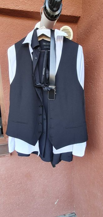 vând costum bărbați