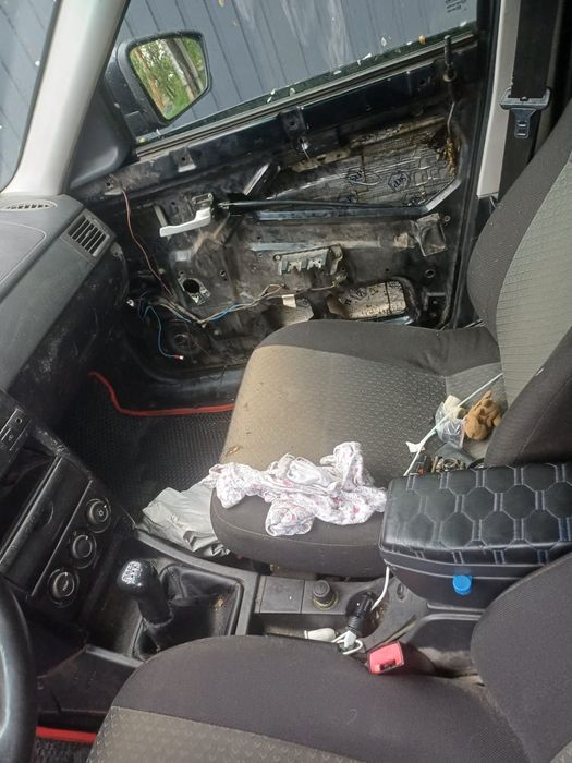 Приора продам 2011