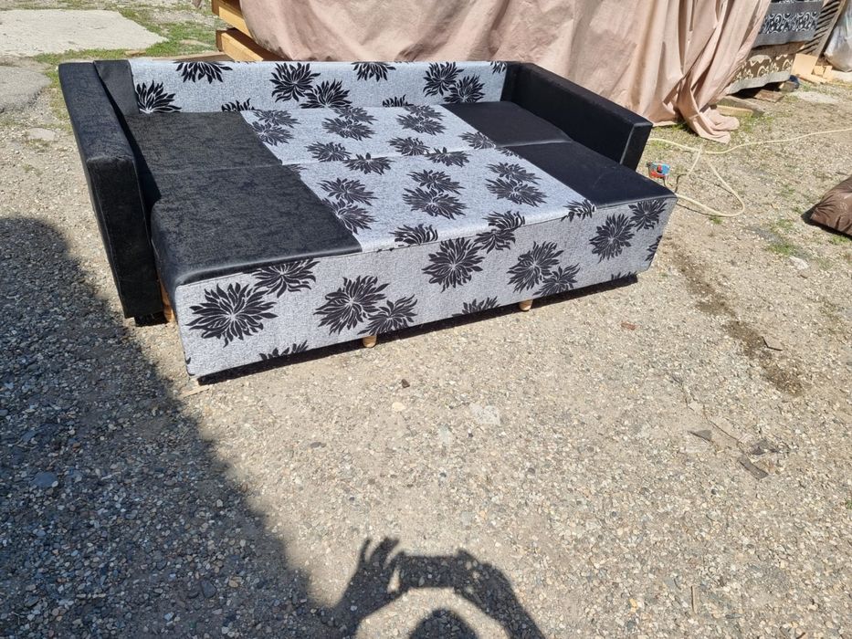 Vand canapele noi la pret de producator