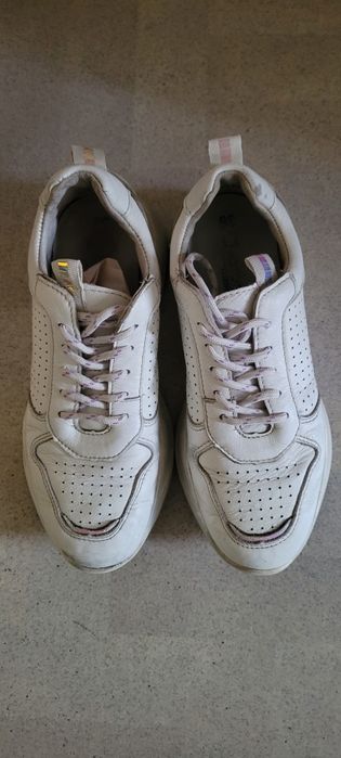 Кроссовки белые оазмер 36
