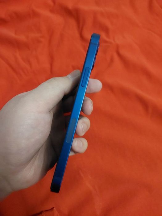 Продается Iphone 12