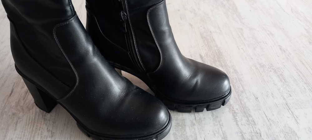 Дамски боти на висок ток №36