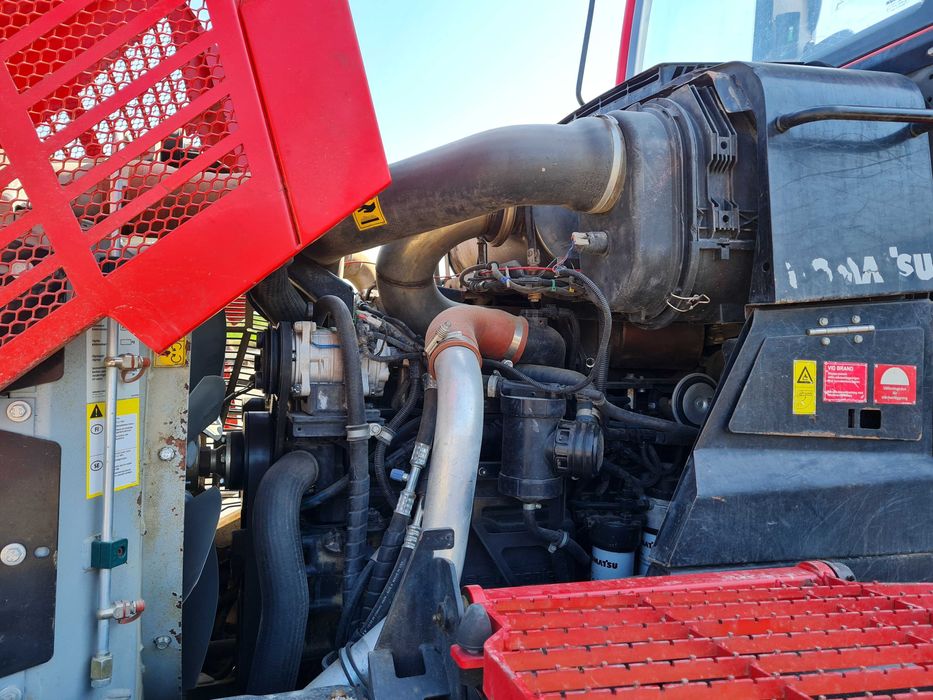 Vand forwarder Komatsu 865. Plată în rate!