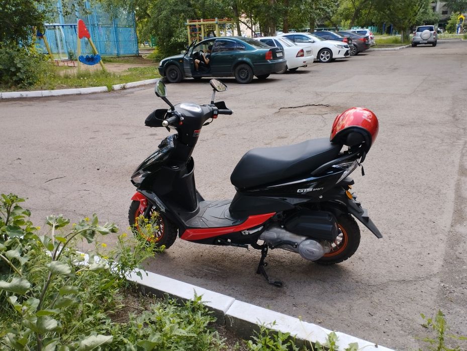 Скутер GTS Sport
