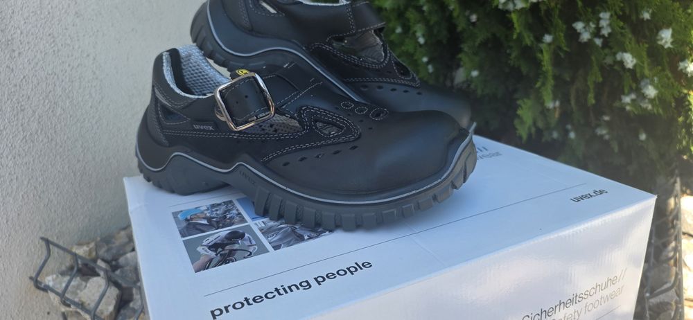 Pantofi UVEX multifunctionali, foarte usori si flexibili
